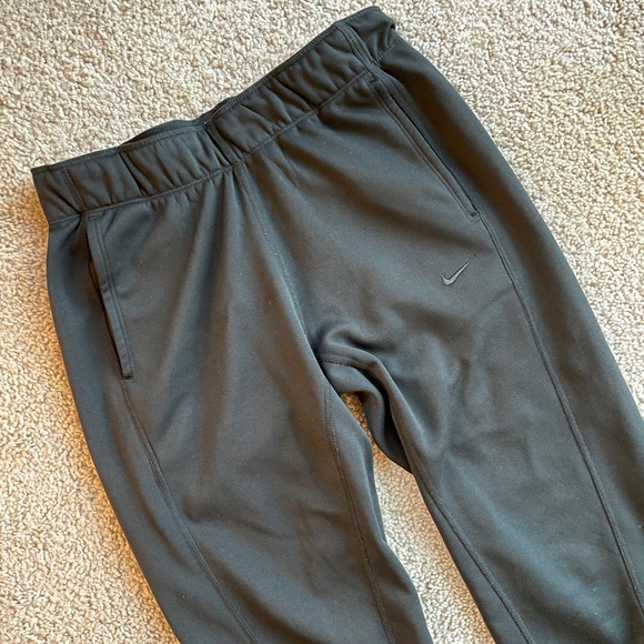 Nike Women's Therma-Fit Black Fleece Sweatpants Size XS Cold Weather Pants Soft - Picture 6 of 17